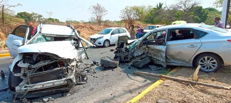 2 heridos y 3 vehículos chocados deja aparatoso accidente en la vía Periférico 2 heridos y 3 vehículos chocados deja aparatoso accidente en la vía Periférico