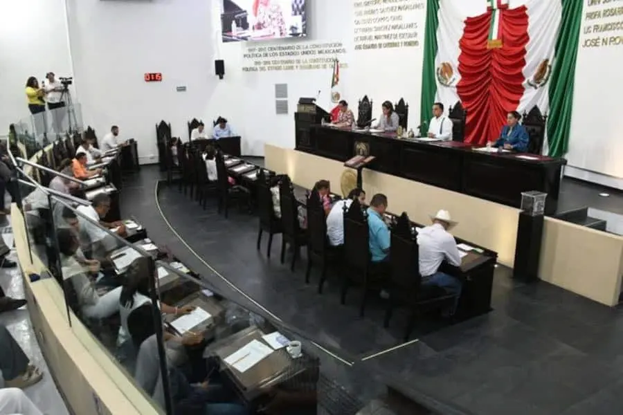 Comparecerán 14 funcionarios de May en el Congreso local