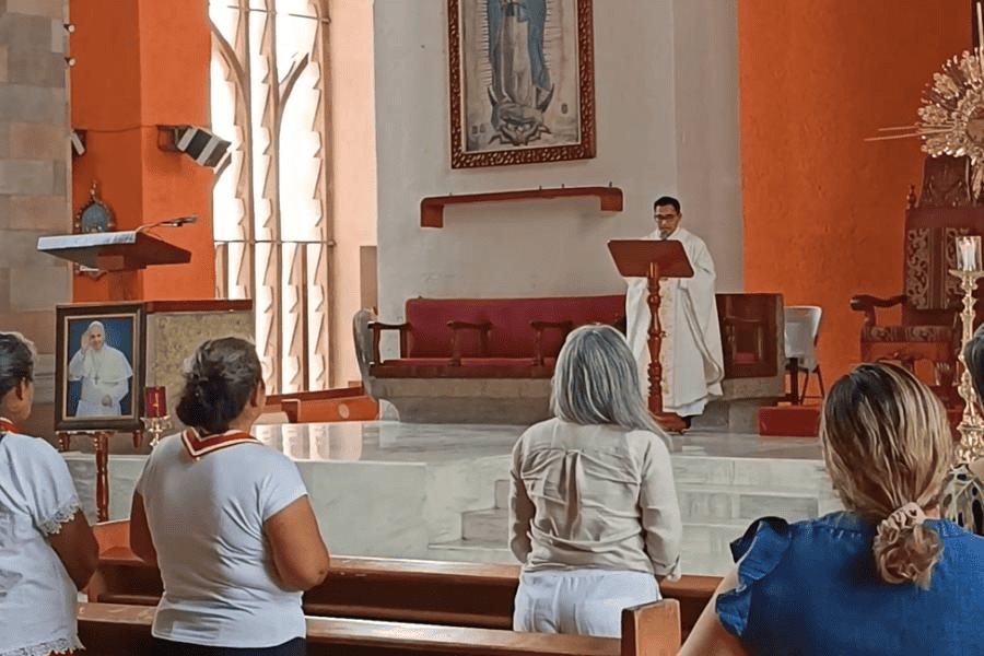 Resuenan las campanas de Catedral de Tabasco por llegada de Papa León XIV Resuenan las campanas de Catedral de Tabasco por llegada de Papa León XIV