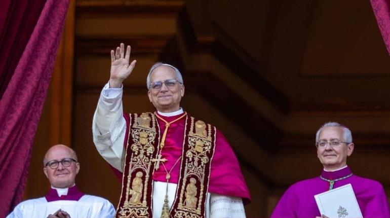 Francisco colocó a Prevost, en uno de los dicasterios más importantes de El Vaticano: Alazraki