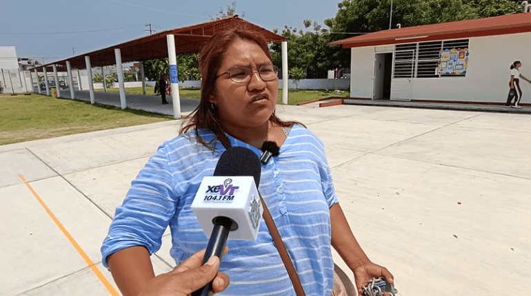 Protestan padres de Telesecundaria por deficiencias en el servicio eléctrico desde hace 4 años
