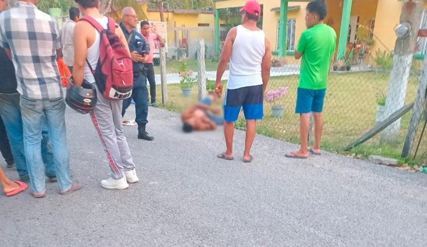 Atacan a balazos a hombre en ranchería de Comalcalco; en el lugar dejaron un mensaje amenazante Atacan a balazos a hombre en ranchería de Comalcalco; en el lugar dejaron un mensaje amenazante