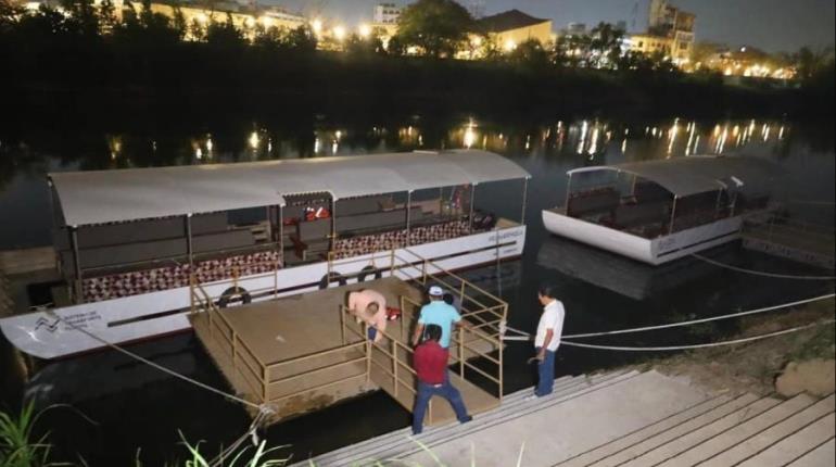 Lanchitas llegan a embarcadero de Malecón de Villahermosa