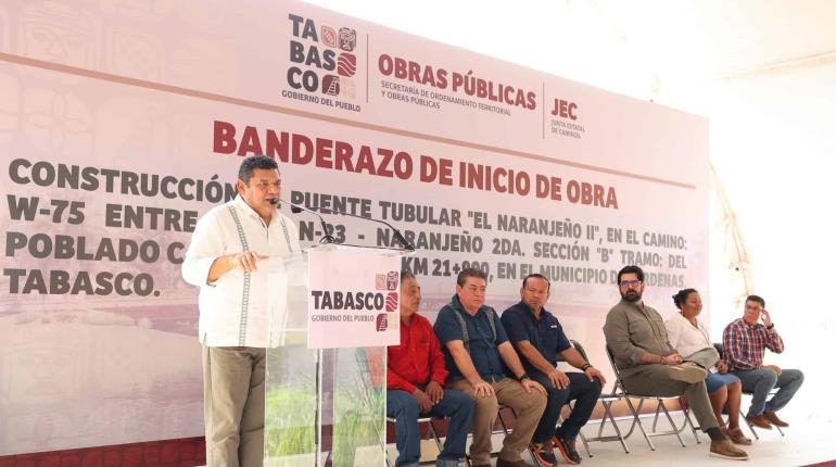 Pone gobernador en marcha construcción de puente en poblado de Cárdenas
