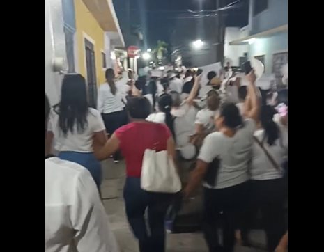 Marchan en Balancán tras romperse diálogo en el Tec de Los Ríos Marchan en Balancán tras romperse diálogo en el Tec de Los Ríos