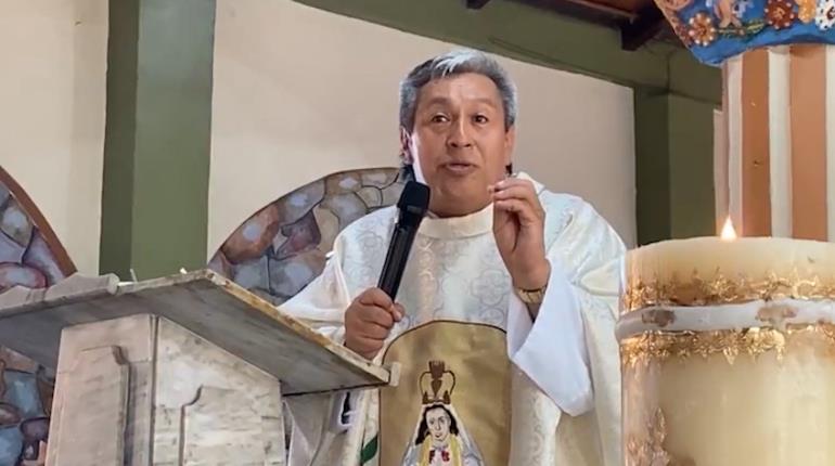 Llama padre ´Tiktokero´ a sacerdotes a no tener miedo de usar nuevas tecnologías para predicar
