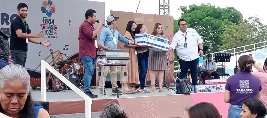 Gobierno realiza rifa por Día de las Madres en la Feria Tabasco Gobierno realiza rifa por Día de las Madres en la Feria Tabasco