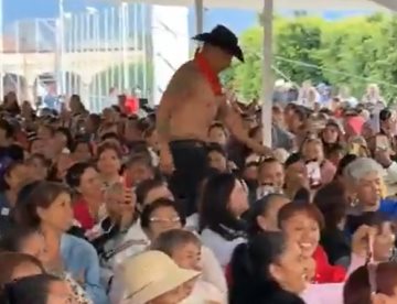 Festejo del Día de las Madres con strippers causa polémica en municipio de Hidalgo