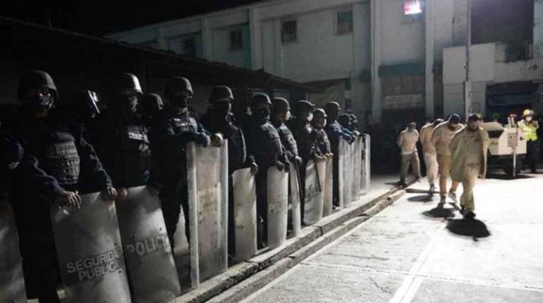 Detienen a cuatro funcionarios de penal en Oaxaca, tras fuga de reo
