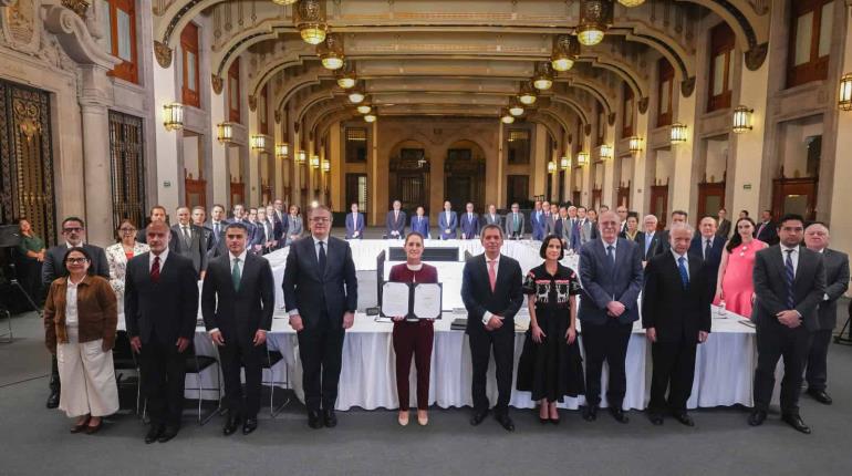 Sheinbaum y empresarios acuerdan mantener precio de la canasta básica en 910 pesos