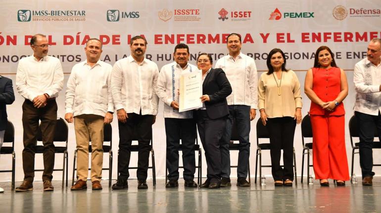 Reconoce May a enfermeros y anuncia bono de 20 mil pesos a galardonados