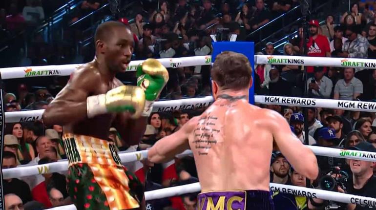Pelea entre Canelo Álvarez y Terence Crawford cambia de fecha y sede