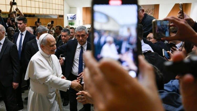 Papa León XIV mantendrá presencia en redes sociales; ya tiene cuenta en Instagram