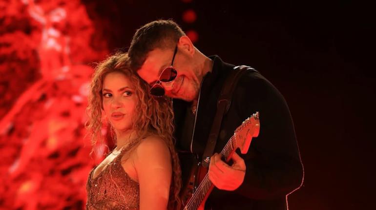 Ni con todo el café de Colombia me quito tu aroma: Alejandro Sanz a Shakira