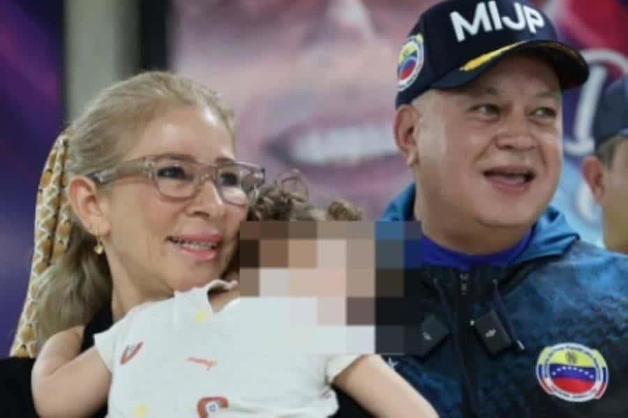 Niña de dos años llega a Venezuela tras ser separada de sus padres por deportaciones en EE.UU. Niña de dos años llega a Venezuela tras ser separada de sus padres por deportaciones en EE.UU.