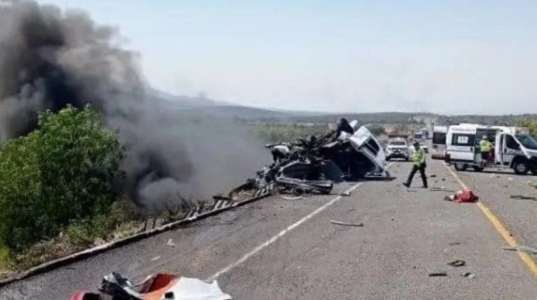 Nueve de los 21 fallecidos en fatal colisión en Puebla eran docentes