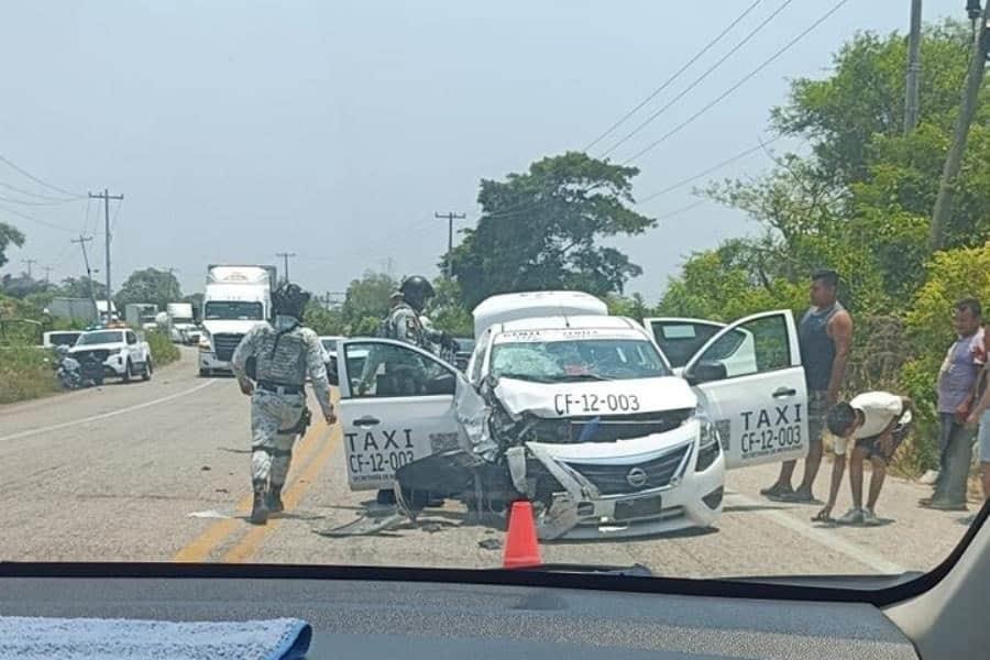 Se impacta patrulla de la policía municipal contra camioneta en Paraíso Se impacta patrulla de la policía municipal contra camioneta en Paraíso