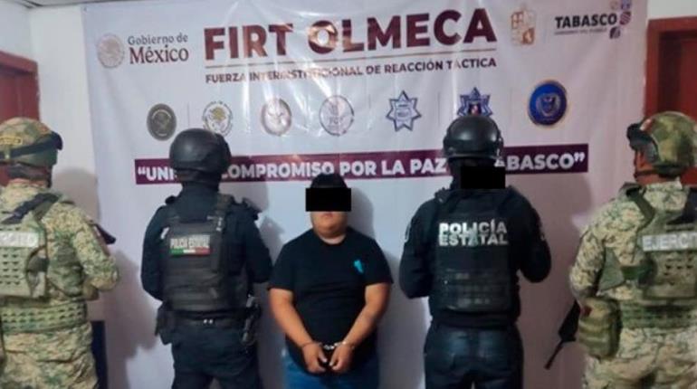 FIRT Olmeca asegura a hombre que viajaba con droga en Cunduacán