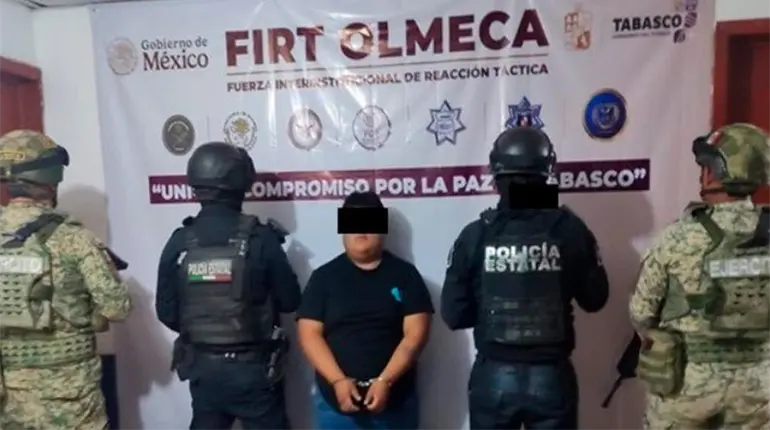 FIRT Olmeca asegura a hombre que viajaba con droga en Cunduacán