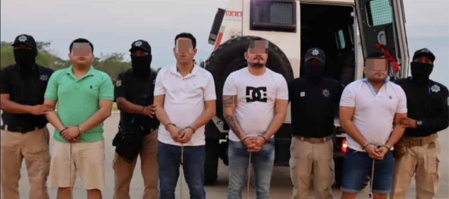 Trasladan a 4 presuntos integrantes de ´La Barredora´ de Tabasco a penal de Oaxaca Trasladan a 4 presuntos integrantes de ´La Barredora´ de Tabasco a penal de Oaxaca