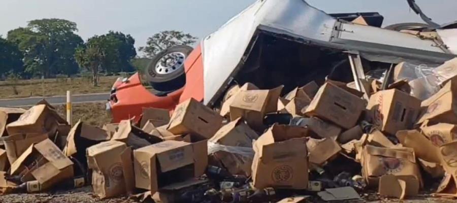 Muere conductor de camión en accidente en el libramiento de Villahermosa Muere conductor de camión en accidente en el libramiento de Villahermosa