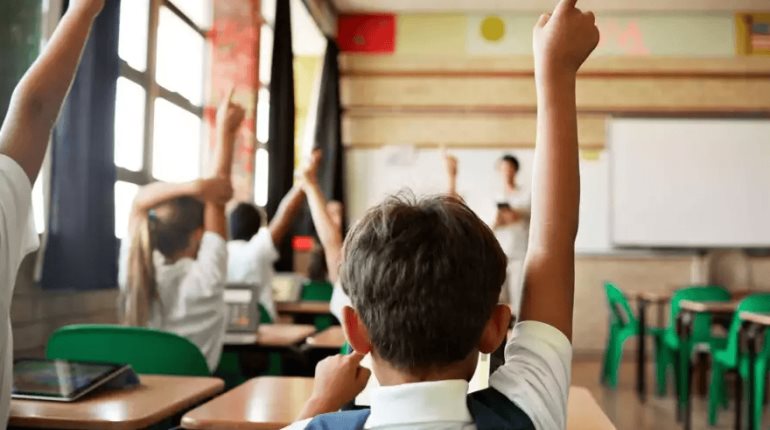 Piden denunciar a escuelas que obliguen a pagar cuotas escolares