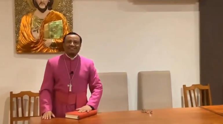 Monseñor Roberto Madrigal envía bendiciones a los maestros tabasqueños en el marco de su día
