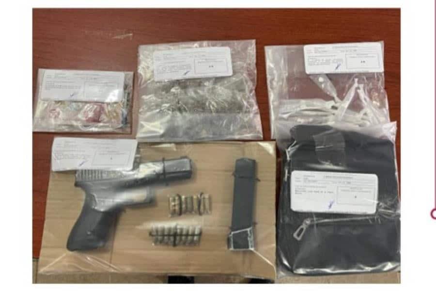 Detienen en Huimanguillo a hombre con arma, aparente droga y dinero en efectivo