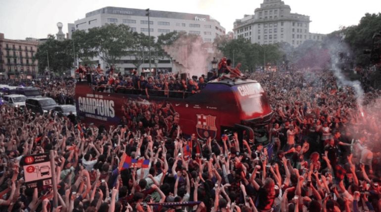 Más de 600 mil aficionados celebran título del Barcelona por calles de la ciudad