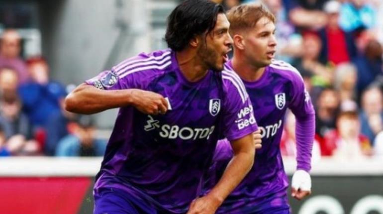 Anota Raúl Jiménez en triunfo del Fulham en la penúltima jornada de la Premier League