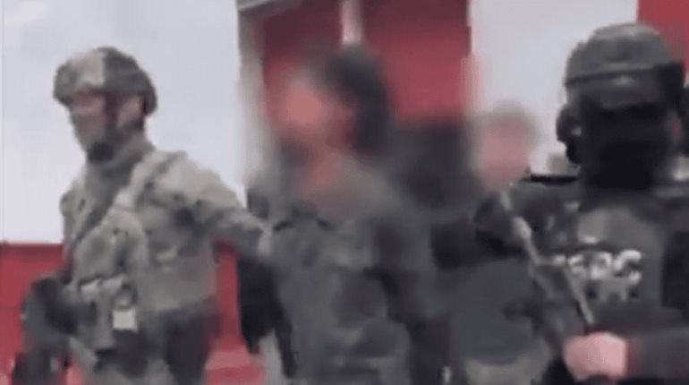 Fuerzas federales se enfrentan a célula criminal en Michoacán