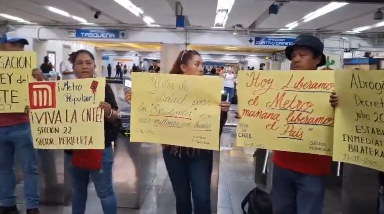 CNTE da paso libre en Metro de la CDMX en tercer día de protestas