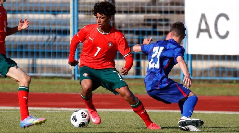 Cristiano Ronaldo Junior marca doblete y levanta su primer trofeo con Portugal
