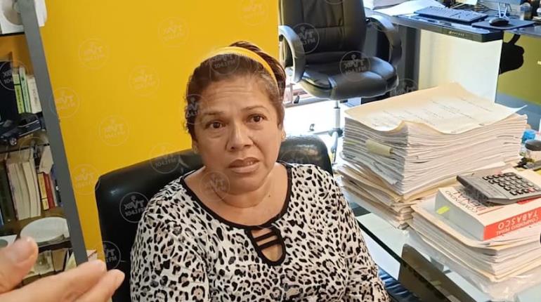 Encuentra familia de Lesly servilleta y bisturí con sangre