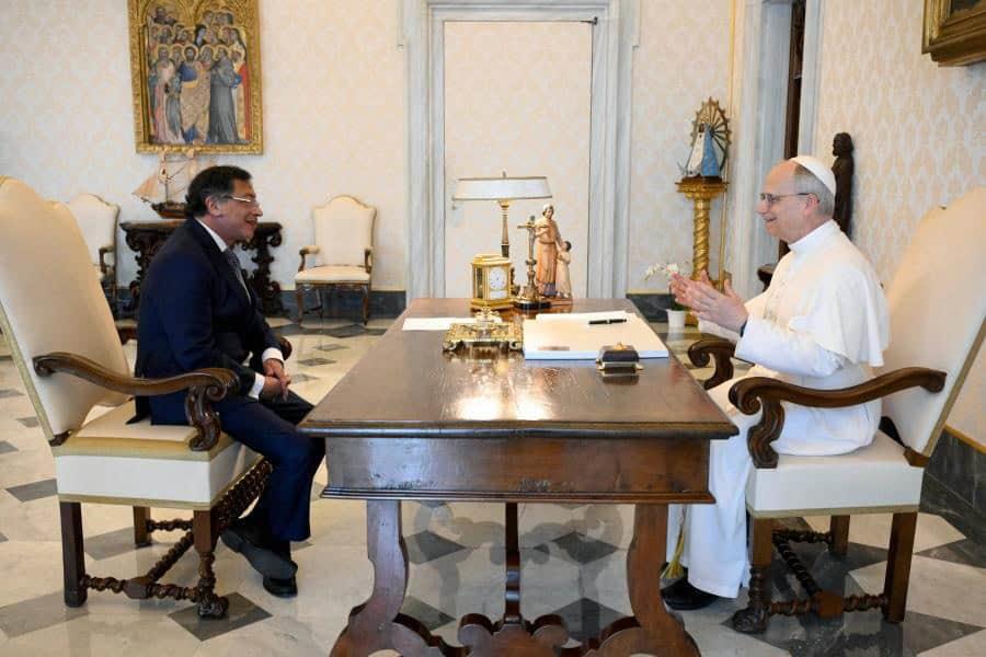 Papa León XIV recibe a Petro en El Vaticano y también a una delegación de la Diócesis de Chiclayo Papa León XIV recibe a Petro en El Vaticano y también a una delegación de la Diócesis de Chiclayo