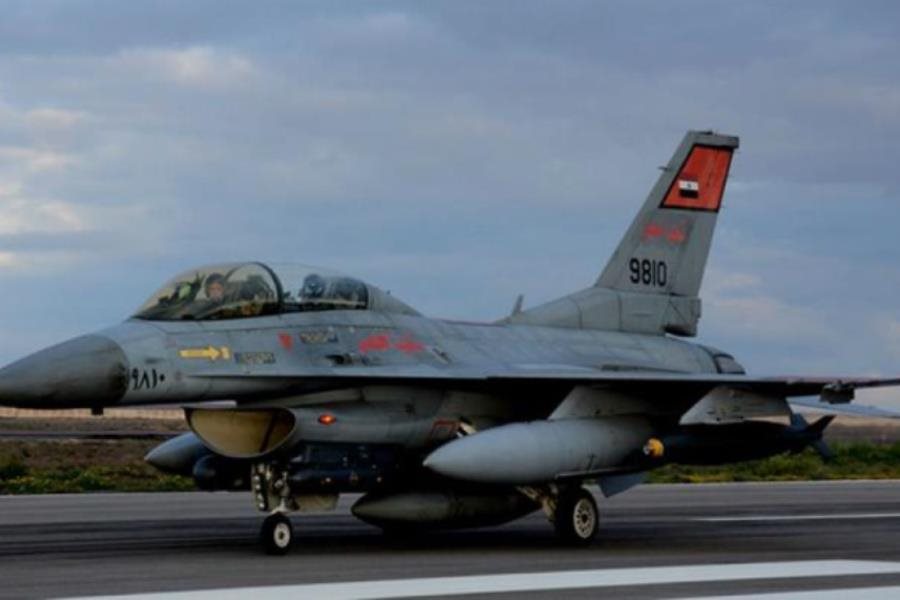 Tripulación de avión de entrenamiento militar muere en accidente durante maniobras en Egipto Tripulación de avión de entrenamiento militar muere en accidente durante maniobras en Egipto