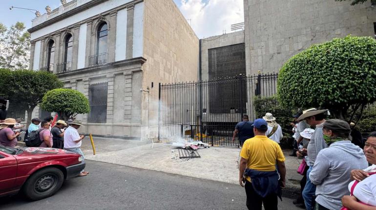 Tras protesta en la Segob, CNTE acuerda reunión con Sheinbaum el próximo viernes