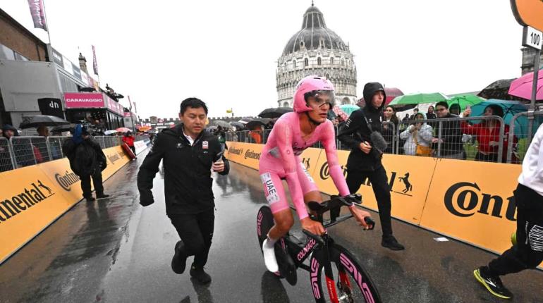 Ciclista mexicano Isaac del Toro se mantiene como líder del Giro de Italia 2025