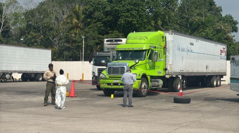 Se infarta trailero en la Cárdenas-Villahermosa