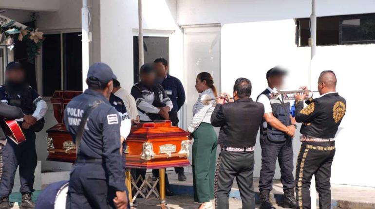 Despiden con honores a tránsito de Cunduacán asesinado