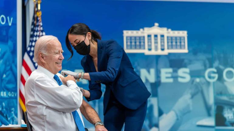 Administración de Biden ocultó riesgos de miocarditis por vacuna contra el COVID-19: Informe del Senado