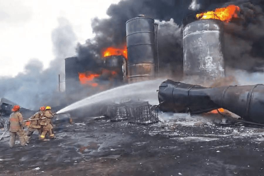 Se incendia empresa de destilación de diésel en NL Se incendia empresa de destilación de diésel en NL