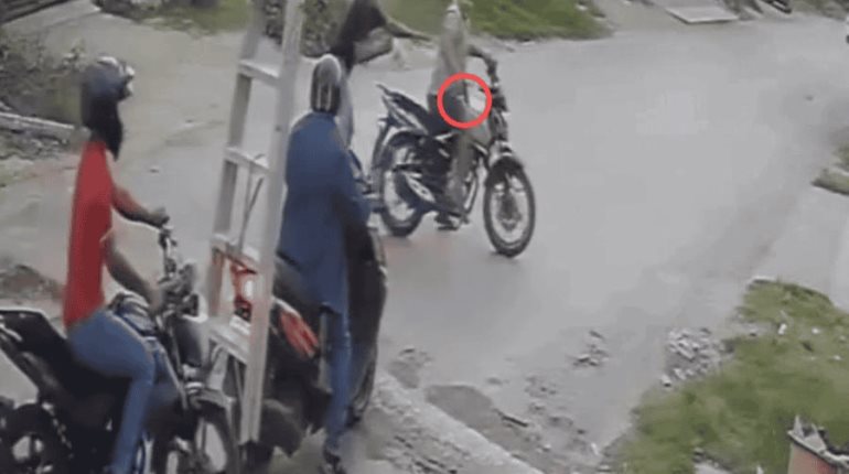Con todo y escalera roban motocicleta a trabajador en Nacajuca