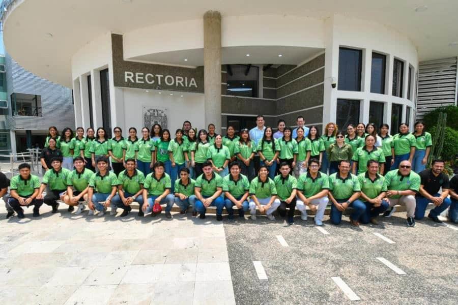 Parten 64 juchimanes rumbo a Juegos Nacionales en Puebla Parten 64 juchimanes rumbo a Juegos Nacionales en Puebla