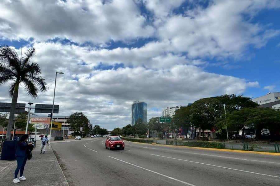 Prevén lluvias fuertes para Chontalpa, Sierra y la costa de Tabasco Prevén lluvias fuertes para Chontalpa, Sierra y la costa de Tabasco
