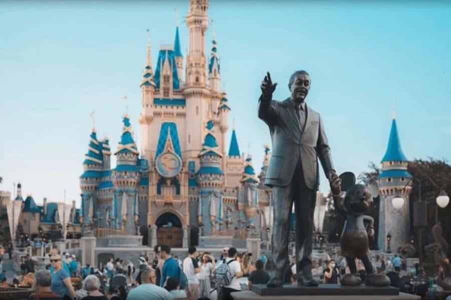 Suspende Disney a 45 empleados venezolanos tras fallo que permite eliminar su permiso migratorio Suspende Disney a 45 empleados venezolanos tras fallo que permite eliminar su permiso migratorio