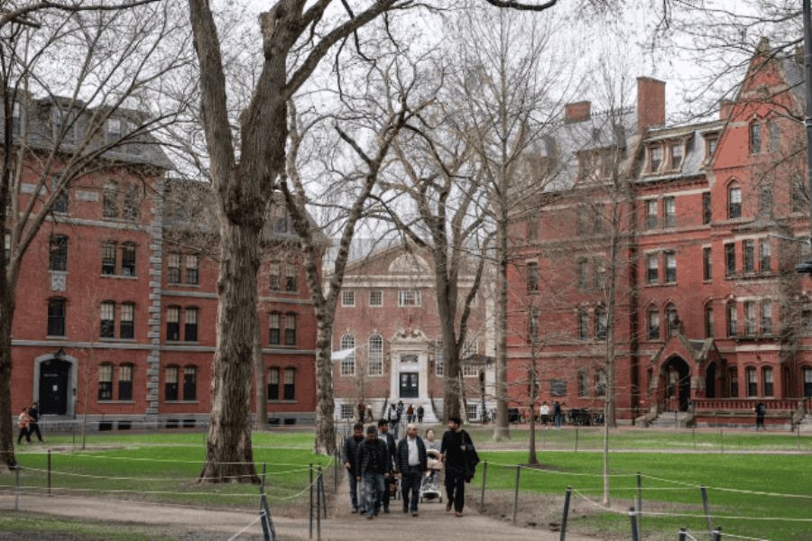 Prohíbe Juez federal a Trump revocar estatus legal de estudiantes extranjeros Prohíbe Juez federal a Trump revocar estatus legal de estudiantes extranjeros