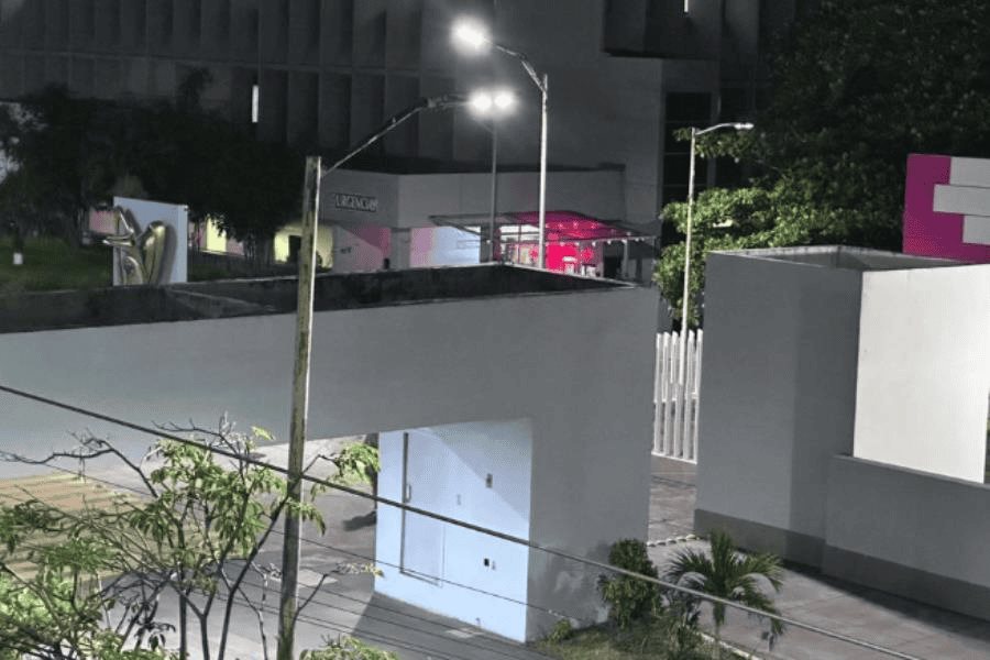 Paciente cae de segundo piso de IMSS en Veracruz Paciente cae de segundo piso de IMSS en Veracruz