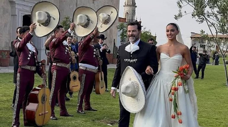 Se casa por la iglesia la hija de Biby Gaytán y Eduardo Capetillo