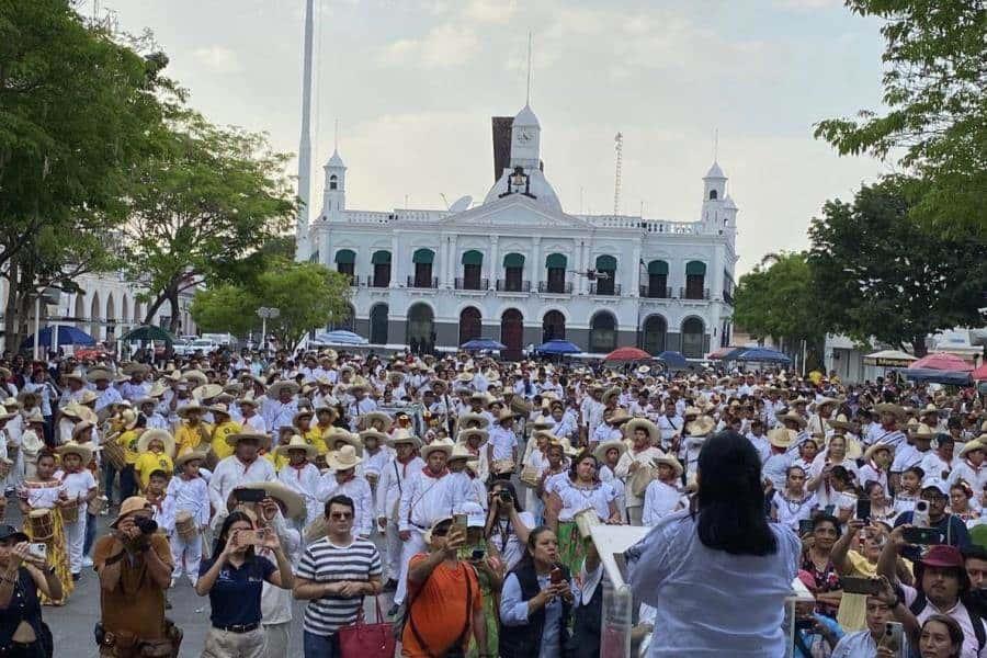 ¡Nuevo récord! Segundo Tamboritón reunió a 894 personas en Villahermosa ¡Nuevo récord! Segundo Tamboritón reunió a 894 personas en Villahermosa